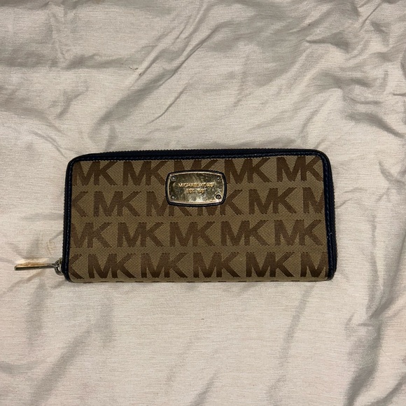 Michael Kors Tan and Navy Blue Clutch - Picture 1 of 11